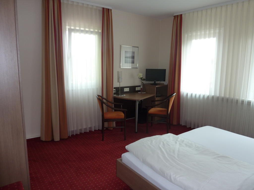Hotel Gasthof Koenig Karl Freudenstadt Oda fotoğraf